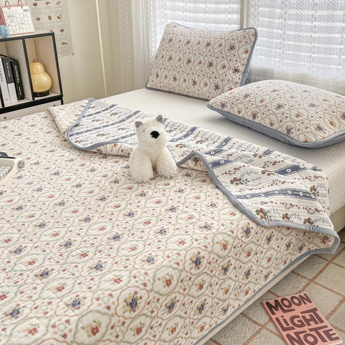 91家纺网 家纺一手货源 找家纺 茉夕家纺 2024新款奶芙纯棉印花牛奶绒水洗床盖 奶芙-春暖花开