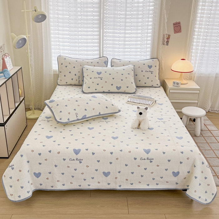 91家纺网 家纺一手货源 找家纺 茉夕家纺 2024新款奶芙纯棉印花牛奶绒水洗床盖 奶芙-爱心蓝