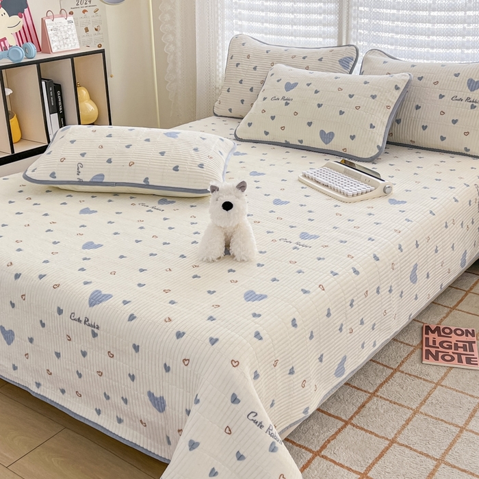 91家纺网 家纺一手货源 找家纺 茉夕家纺 2024新款奶芙纯棉印花牛奶绒水洗床盖 奶芙-爱心蓝