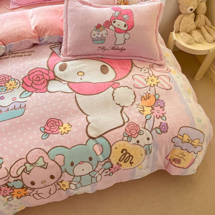 91家纺网 家纺一手货源 找家纺 金爱家 2024新款三丽鸥大版加厚牛奶绒四件套-第二批 熊熊兔美乐蒂