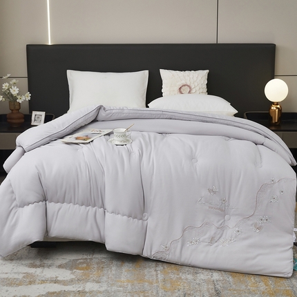 91家纺网 家纺一手货源 找家纺 博尔菲 新款大豆绣花系列冬被 灰色