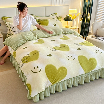 91家纺网 家纺一手货源 找家纺 （总）富缦庭 2024新款8-9斤小包边床裙款牛奶绒印花四件套