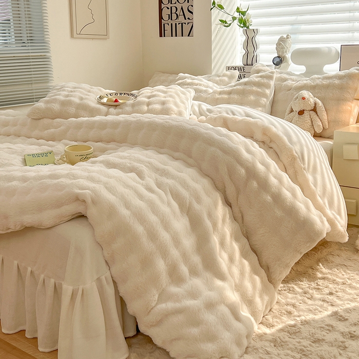 91家纺网 家纺一手货源 找家纺 绒世界 2024直播秋冬新款高克重500克床裙款泡泡四件套纯色印花系列  泡泡-奶白色