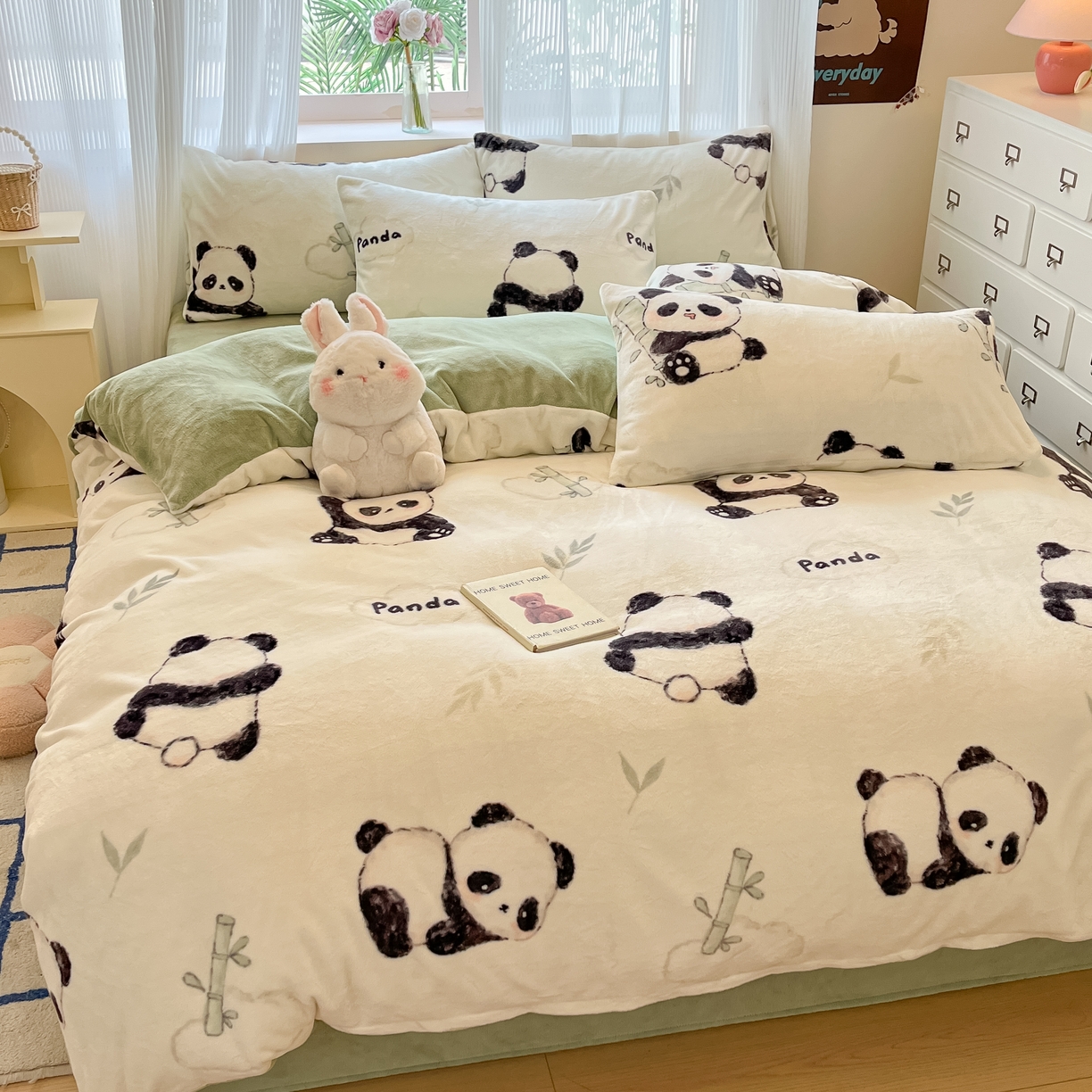 91家纺网 家纺一手货源 找家纺 慕澄家纺 2024新款小清新可爱印花牛奶绒加厚保暖四件套 小熊猫