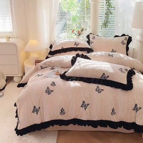 91家纺网 家纺一手货源 找家纺 大麦家纺 204新款高克重雕花牛奶绒四件套-爱丽丝 爱丽丝-蝴蝶