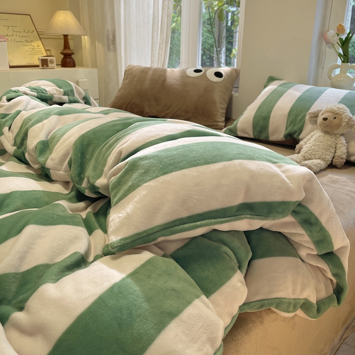 91家纺网 家纺一手货源 找家纺 寐居家纺 2024新款大眼条纹牛奶绒毛巾绣四件套 荷尔蒙