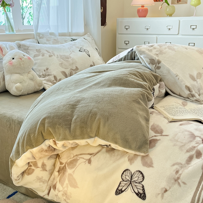 91家纺网 家纺一手货源 找家纺 慕澄家纺 2024新款小清新可爱印花牛奶绒加厚保暖四件套 夜舞精灵