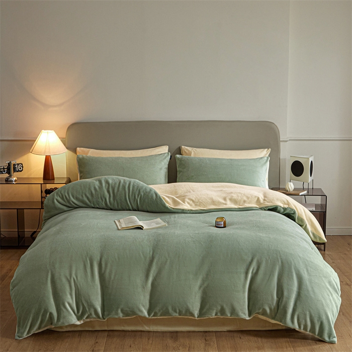 91家纺网 家纺一手货源 找家纺 启程家纺 2024新款A类加厚230克纯色双拼牛奶绒四件套 草绿+奶黄