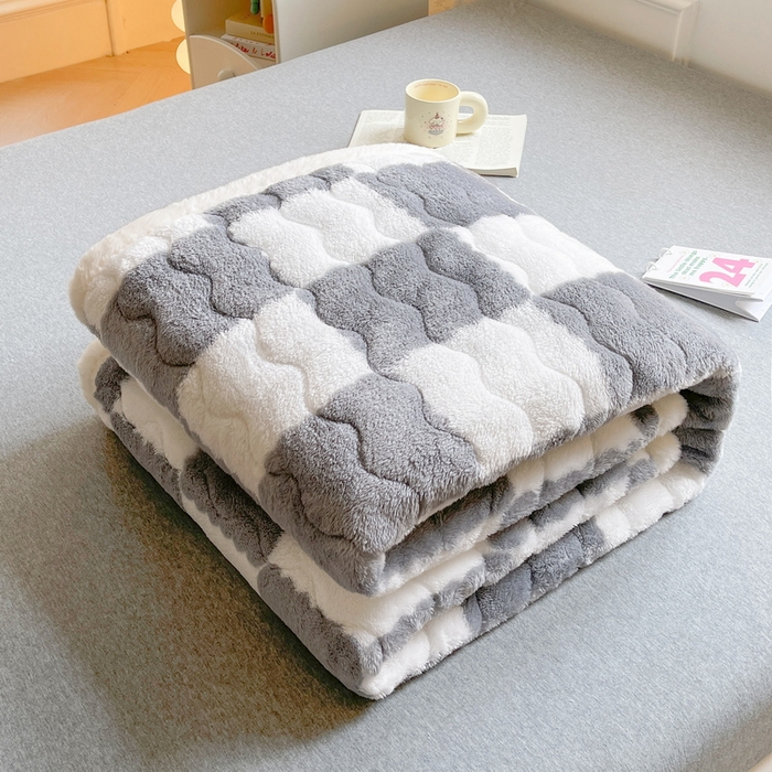 91家纺网 家纺一手货源 找家纺 2024秋冬加厚床垫床褥子北极绒印花泰迪绒床褥床护垫三件套-160g夹棉 棋盘格-灰色