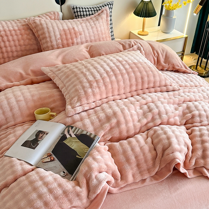 91家纺网 家纺一手货源 找家纺 芸锦豪 2024新款仿兔毛小泡泡兔兔绒兔毛绒四件套 樱花粉