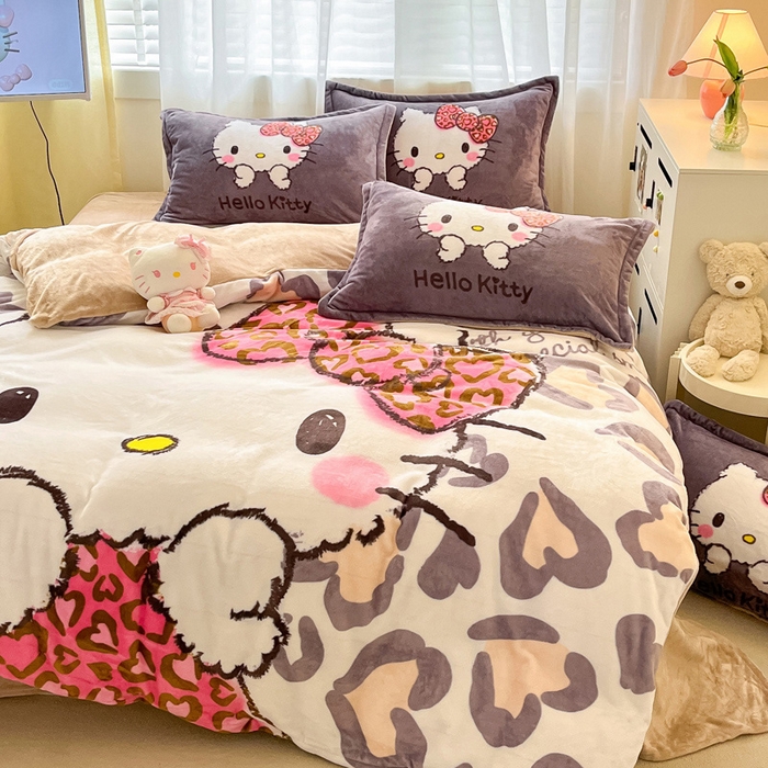 91家纺网 家纺一手货源 找家纺 金爱家 2024新款三丽鸥大版加厚牛奶绒四件套-第二批 咖啡豹纹kt