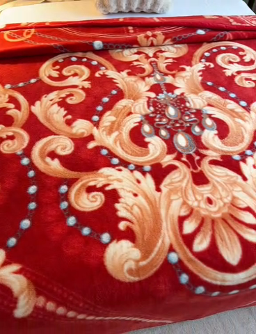 91家纺网 家纺一手货源 找家纺 2024新款柔软欧式轻奢真羊毛毛毯毯子 与爱共舞