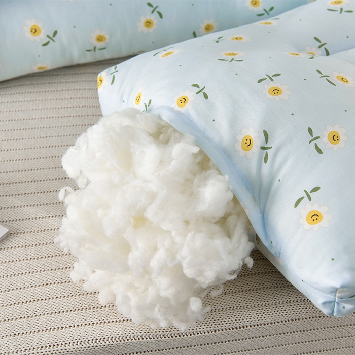 91家纺网 家纺一手货源 找家纺 圣楚家纺 2024新款云朵护颈枕枕头枕芯45*60cm 笑脸