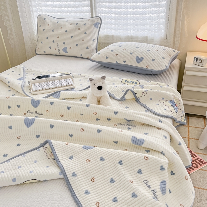 91家纺网 家纺一手货源 找家纺 茉夕家纺 2024新款奶芙纯棉印花牛奶绒水洗床盖 奶芙-爱心蓝