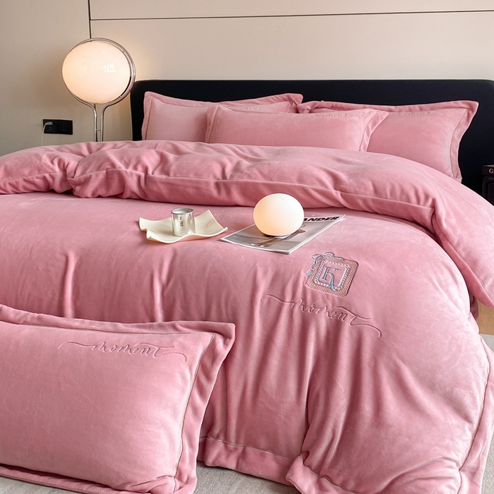 91家纺网 家纺一手货源 找家纺 美伦美焕 2024新款美棉绒床盖四件套（控价258） 佳人有约 豆沙