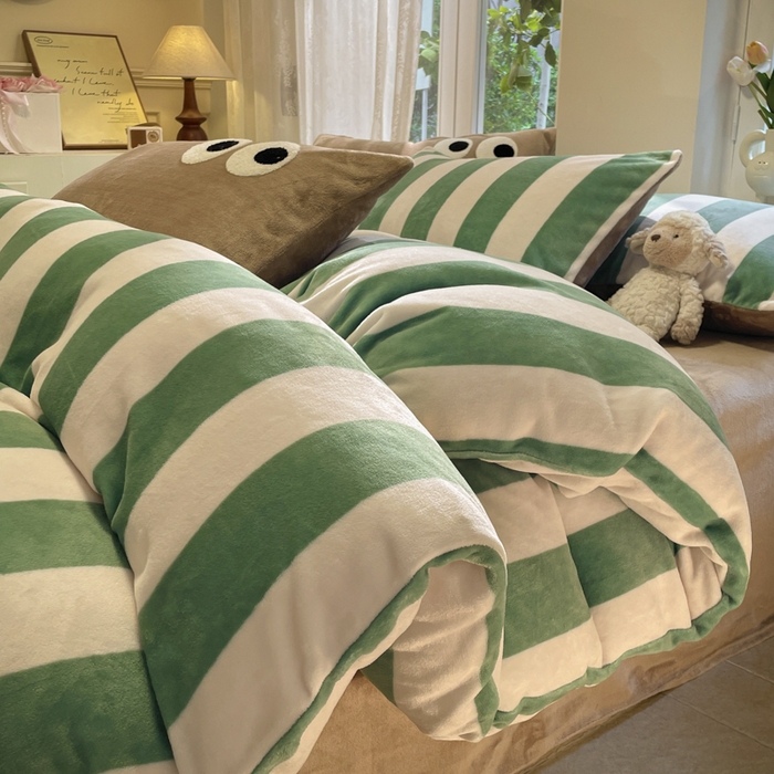 91家纺网 家纺一手货源 找家纺 寐居家纺 2024新款大眼条纹牛奶绒毛巾绣四件套 荷尔蒙