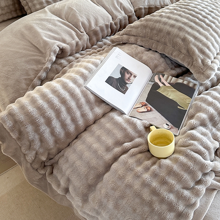 91家纺网 家纺一手货源 找家纺 芸锦豪 2024新款仿兔毛小泡泡兔兔绒兔毛绒四件套 浅驼