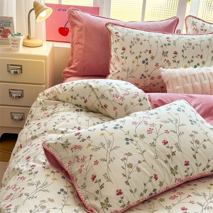 91家纺网 家纺一手货源 找家纺 2025新款三角针贝壳边棉加牛奶绒工艺款四件套 凝香