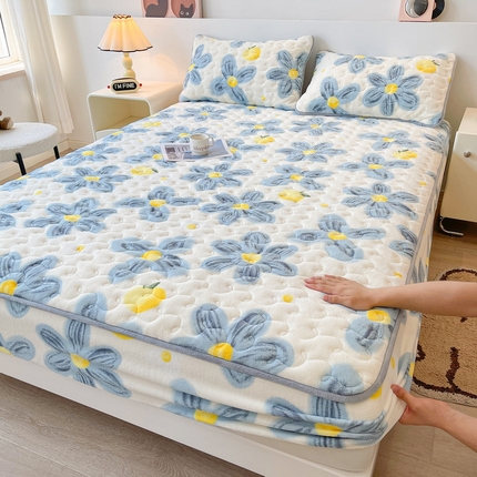 91家纺网 家纺一手货源 找家纺 2024秋冬牛奶绒加厚夹棉床笠三件套印花床垫保护套罩5.向阳花