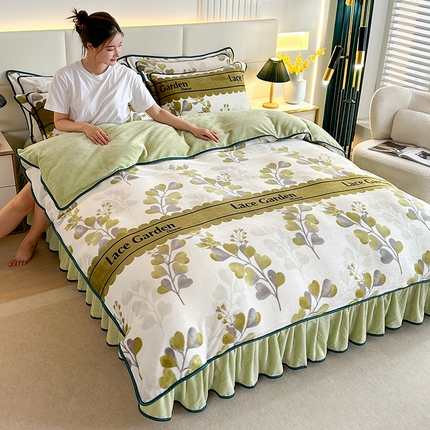 91家纺网 家纺一手货源 找家纺 （总）富缦庭 2024新款8-9斤小包边床裙款牛奶绒印花四件套