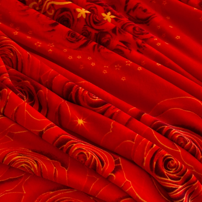 91家纺网 家纺一手货源 找家纺 阿亮家居 2024新款8.5斤保暖牛奶绒金貂绒床裙款四件套 爱有天意