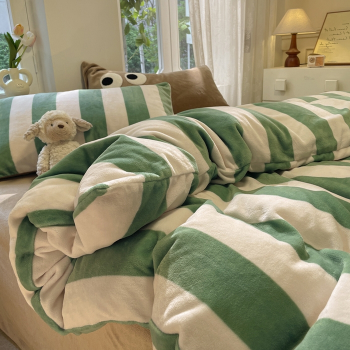 91家纺网 家纺一手货源 找家纺 寐居家纺 2024新款大眼条纹牛奶绒毛巾绣四件套 荷尔蒙