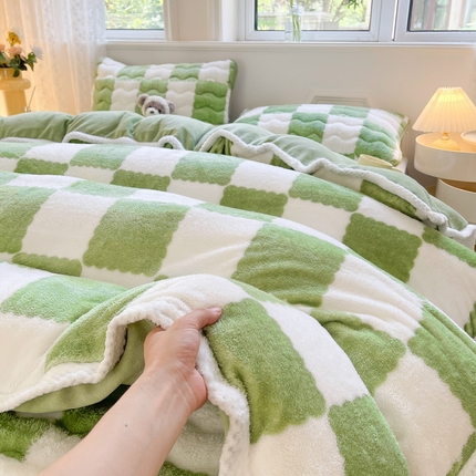 91家纺网 家纺一手货源 找家纺 （总）2024秋冬新款北极绒加厚夹棉床褥垫+北极绒宽包边被套四件套