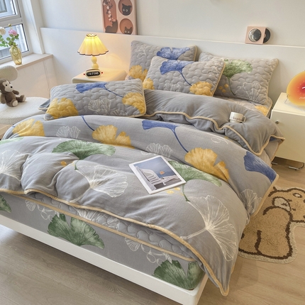 91家纺网 家纺一手货源 找家纺 2024秋冬A类牛奶绒加厚夹棉床笠+牛奶绒被套四件套银杏叶