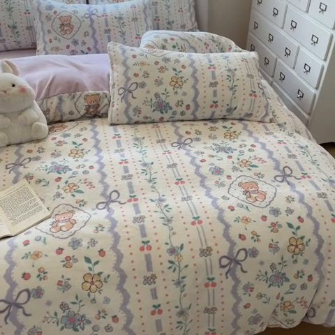 91家纺网 家纺一手货源 找家纺 慕澄家纺 2024新款小清新可爱印花牛奶绒加厚保暖四件套 森系物语