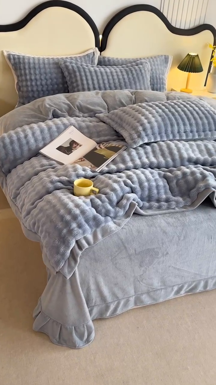 91家纺网 家纺一手货源 找家纺 芸锦豪 2024新款仿兔毛小泡泡兔兔绒兔毛绒四件套 湖兰