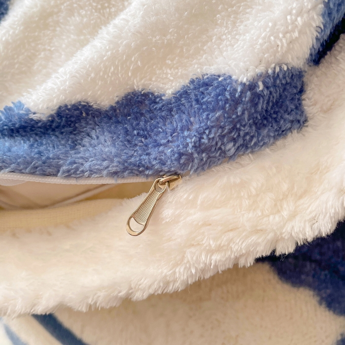 91家纺网 家纺一手货源 找家纺 2024新款A类北极绒格子-条纹系列宽包边加厚被套（暖光图） 棋盘格-高贵蓝