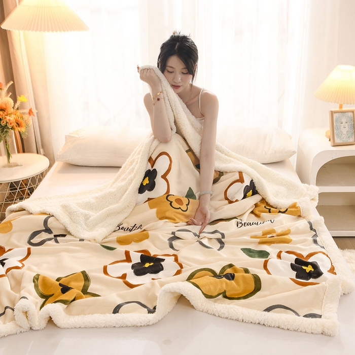 91家纺网 家纺一手货源 找家纺 2025新款毛毯AB版牛奶绒+羊羔绒毯子复合多功能午睡毯 向阳花-米白