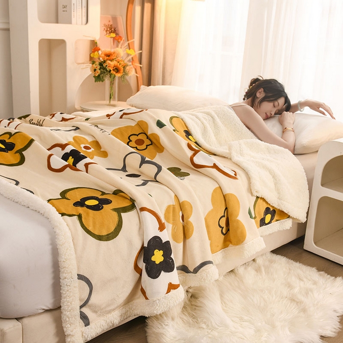 91家纺网 家纺一手货源 找家纺 2025新款毛毯AB版牛奶绒+羊羔绒毯子复合多功能午睡毯 向阳花-米白