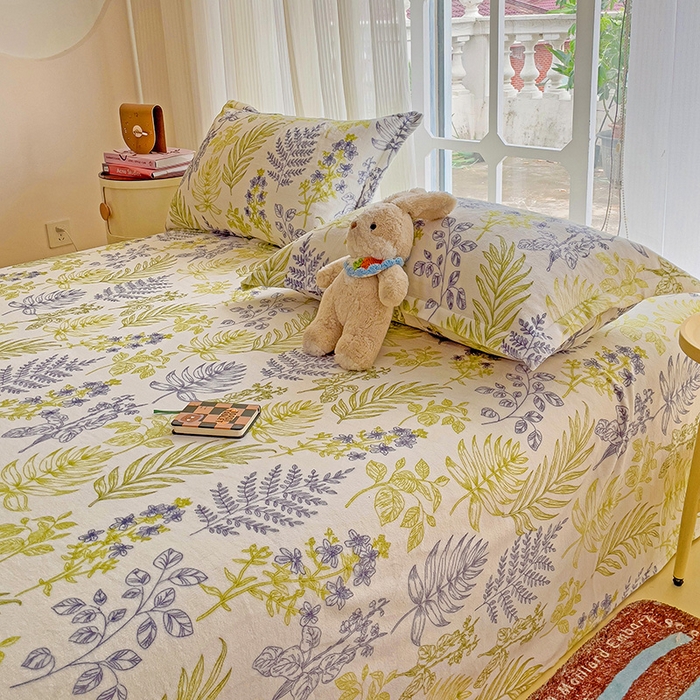 91家纺网 家纺一手货源 找家纺 名兮家居 2024新款时尚卡通风高克重牛奶绒床单-盖毯 清新物语