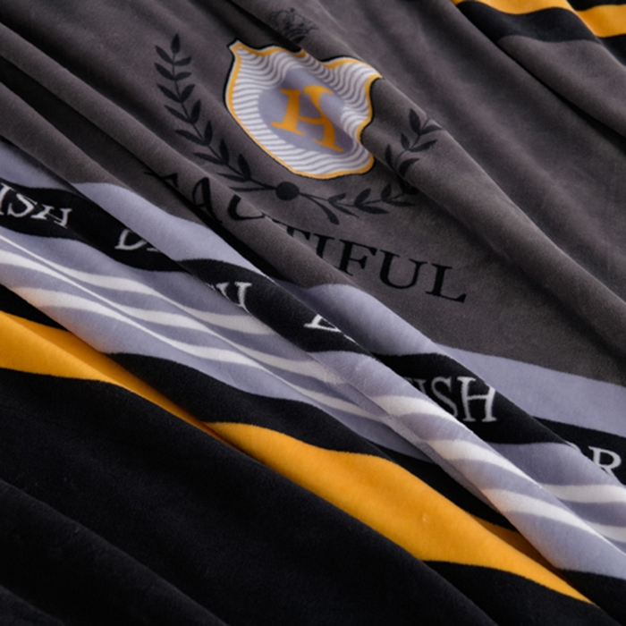 91家纺网 家纺一手货源 找家纺 阿亮家居 2024新款8.5斤保暖牛奶绒金貂绒床裙款四件套 休闲时光