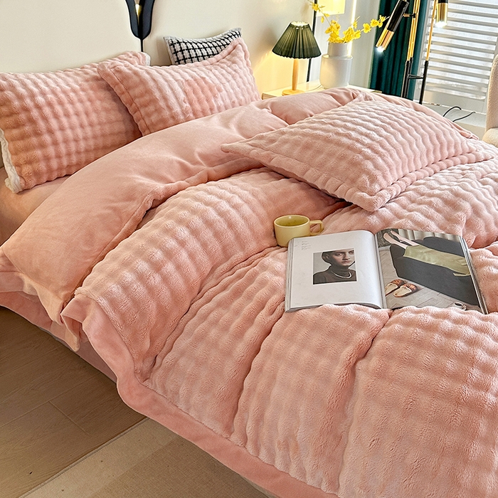 91家纺网 家纺一手货源 找家纺 芸锦豪 2024新款仿兔毛小泡泡兔兔绒兔毛绒四件套 樱花粉