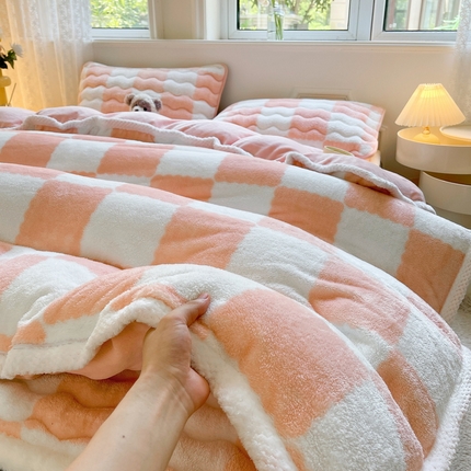 91家纺网 家纺一手货源 找家纺 （总）2024秋冬新款北极绒加厚夹棉床褥垫+北极绒宽包边被套四件套