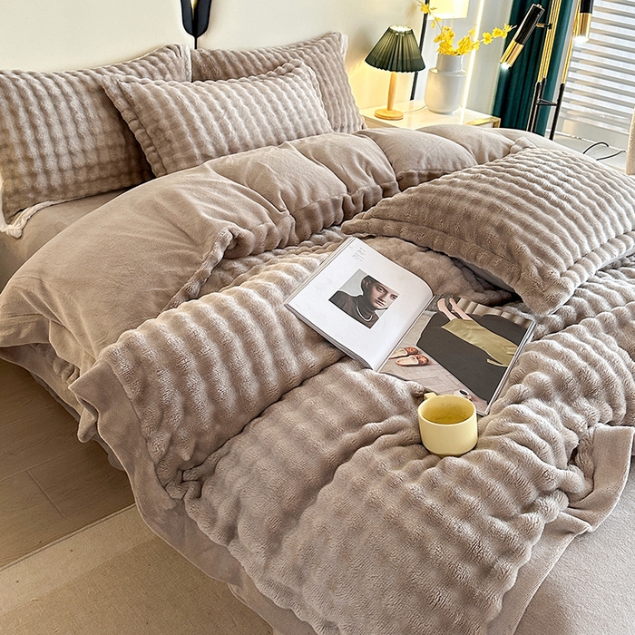 91家纺网 家纺一手货源 找家纺 芸锦豪 2024新款仿兔毛小泡泡兔兔绒兔毛绒四件套 浅驼