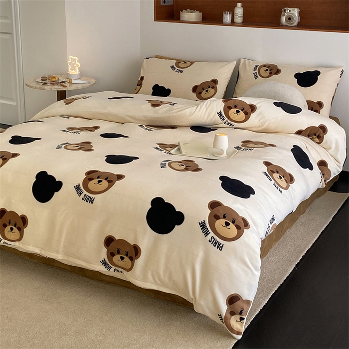 91家纺网 家纺一手货源 找家纺 2025新款小清新双面牛奶绒四件套 呆萌熊