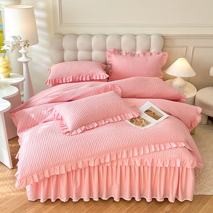 91家纺网 家纺一手货源 找家纺 （总）花香四季家纺 2025新款13376全棉夹棉床裙四件套13372纯棉纯色套件公主风-可可西里