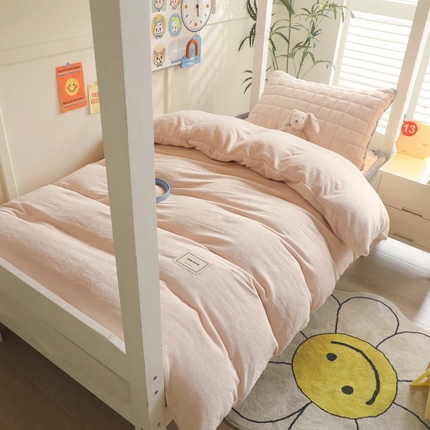 91家纺网 家纺一手货源 找家纺 （总）爱思凯家纺 2025新款A类牛奶绒学生床褥三件套-初心系列