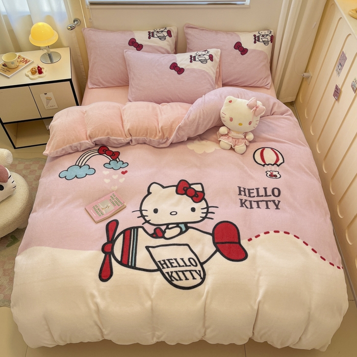 91家纺网 家纺一手货源 找家纺 金爱家 2024新款三丽鸥大版加厚牛奶绒四件套-第二批 绒R滑翔kt