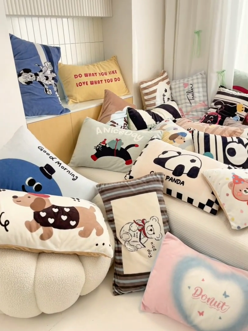 91家纺网 家纺一手货源 找家纺 寐居家纺 2024新款大阪牛奶绒数码印花枕套 biubiu兔