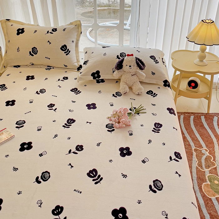 91家纺网 家纺一手货源 找家纺 名兮家居 2024新款时尚卡通风高克重牛奶绒床单-盖毯 花溪