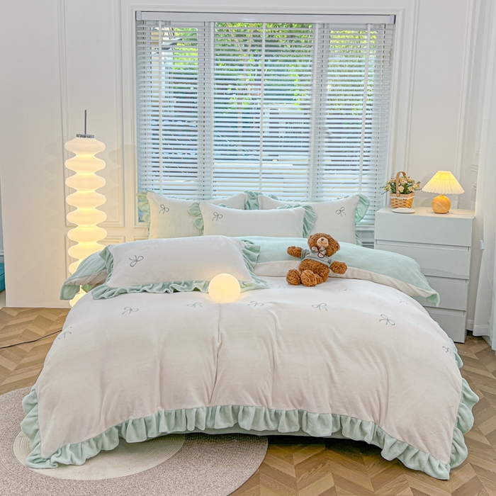 91家纺网 家纺一手货源 找家纺 金麦家纺 2024新款花边款牛奶绒四件套 蝴蝶结-蓝色