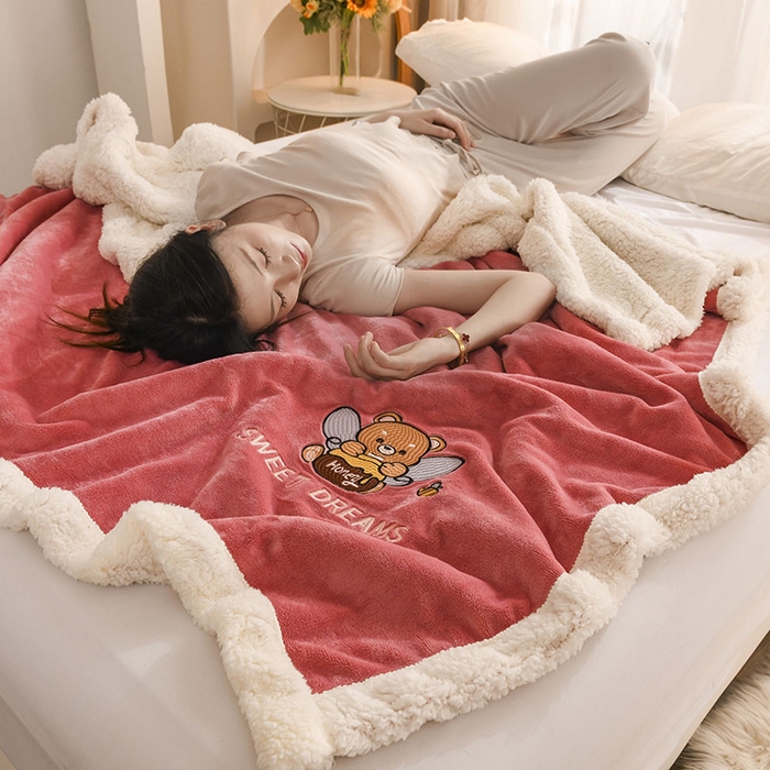 91家纺网 家纺一手货源 找家纺 2025新款毛毯AB版牛奶绒+羊羔绒毯子复合多功能午睡毯 美梦-豆沙