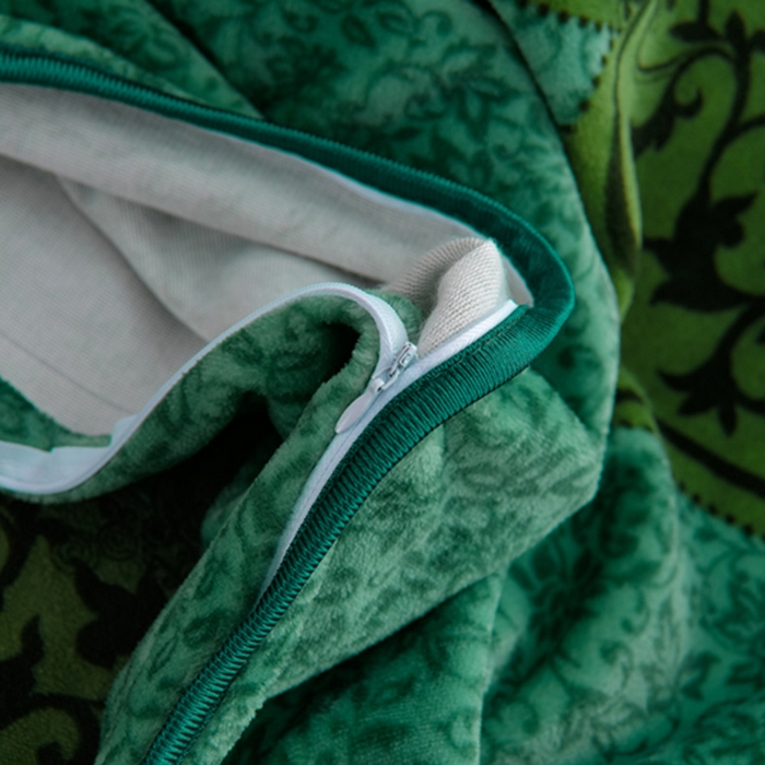 91家纺网 家纺一手货源 找家纺 阿亮家居 2024新款8.5斤保暖牛奶绒金貂绒床裙款四件套 绿野仙踪