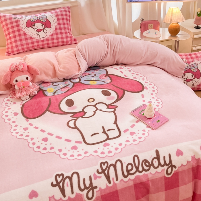 91家纺网 家纺一手货源 找家纺 金爱家 2024新款三丽鸥大版加厚牛奶绒四件套-第二批 绒大版-R粉黛美乐蒂