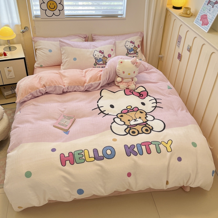 91家纺网 家纺一手货源 找家纺 金爱家 2024新款三丽鸥大版加厚牛奶绒四件套-第二批 绒R布偶kt