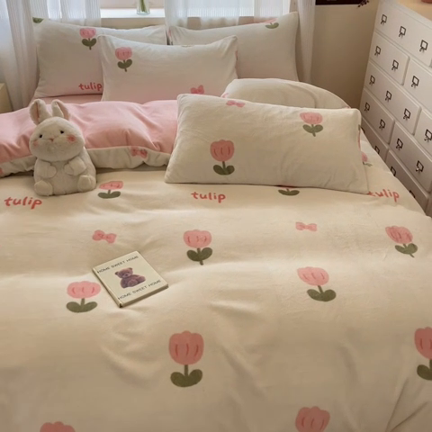 91家纺网 家纺一手货源 找家纺 慕澄家纺 2024新款小清新可爱印花牛奶绒加厚保暖四件套 粉色郁金香
